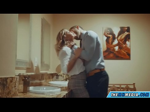 ❤️ Lè yon blond bèl sedui ou nan yon twalèt piblik ❌ Videyo sèks nan ht.com-porn-hat.ru